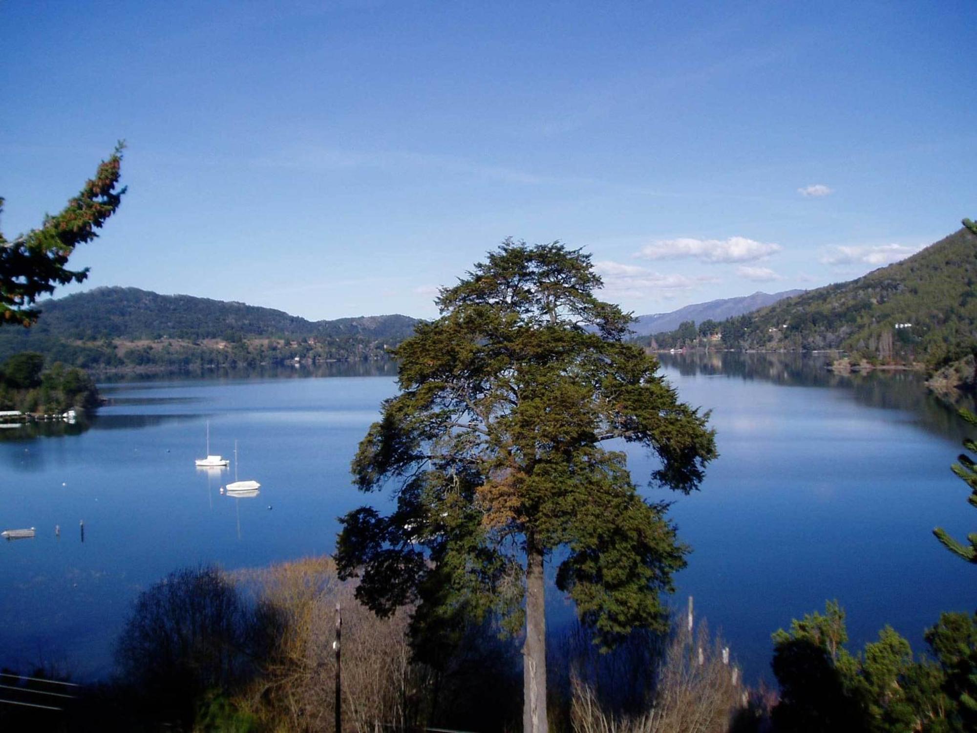 Los Juncos Patagonian Lake House Hotel San Carlos de Bariloche Exterior photo